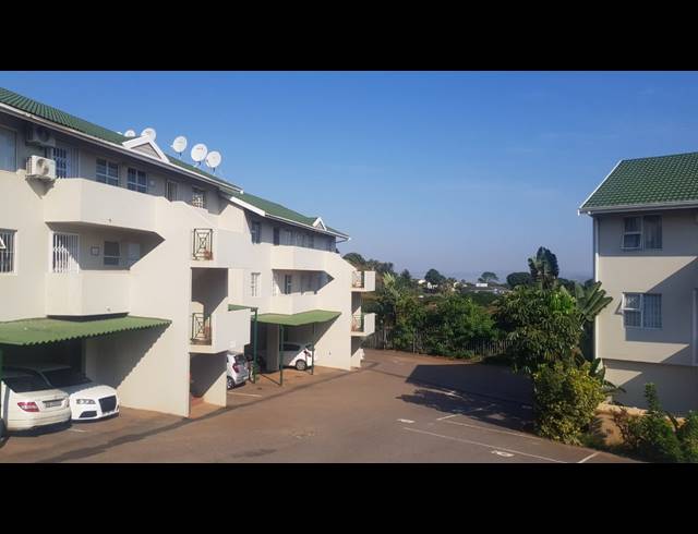 2 bed property to rent in SUNNINGDALE